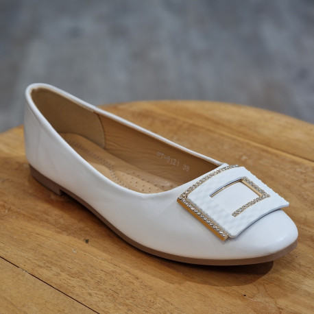 Ballerine blanche avec boucle