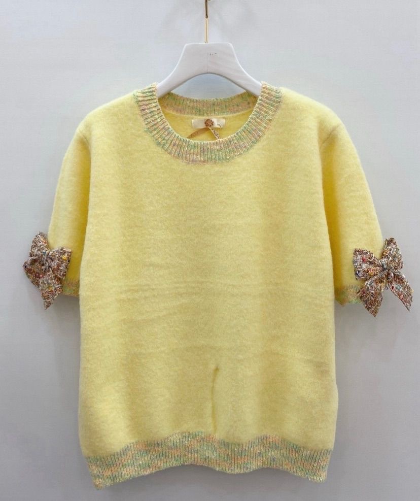 Pull jaune à manches courtes