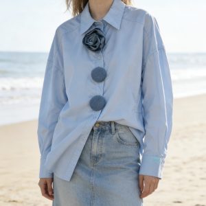 CHEMISIER moderne oversize en jean avec des boutons en forme de fleurs reimsparis reims