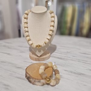 collier fantaisie perles carrées beige chic tendance frais décontracté reims laon soissons bijoux