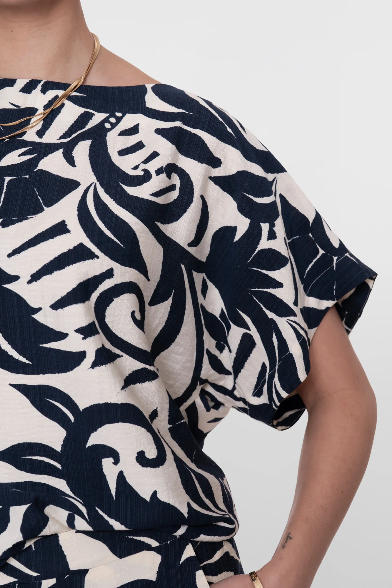 top haut blouse chic élégante manches raglantes