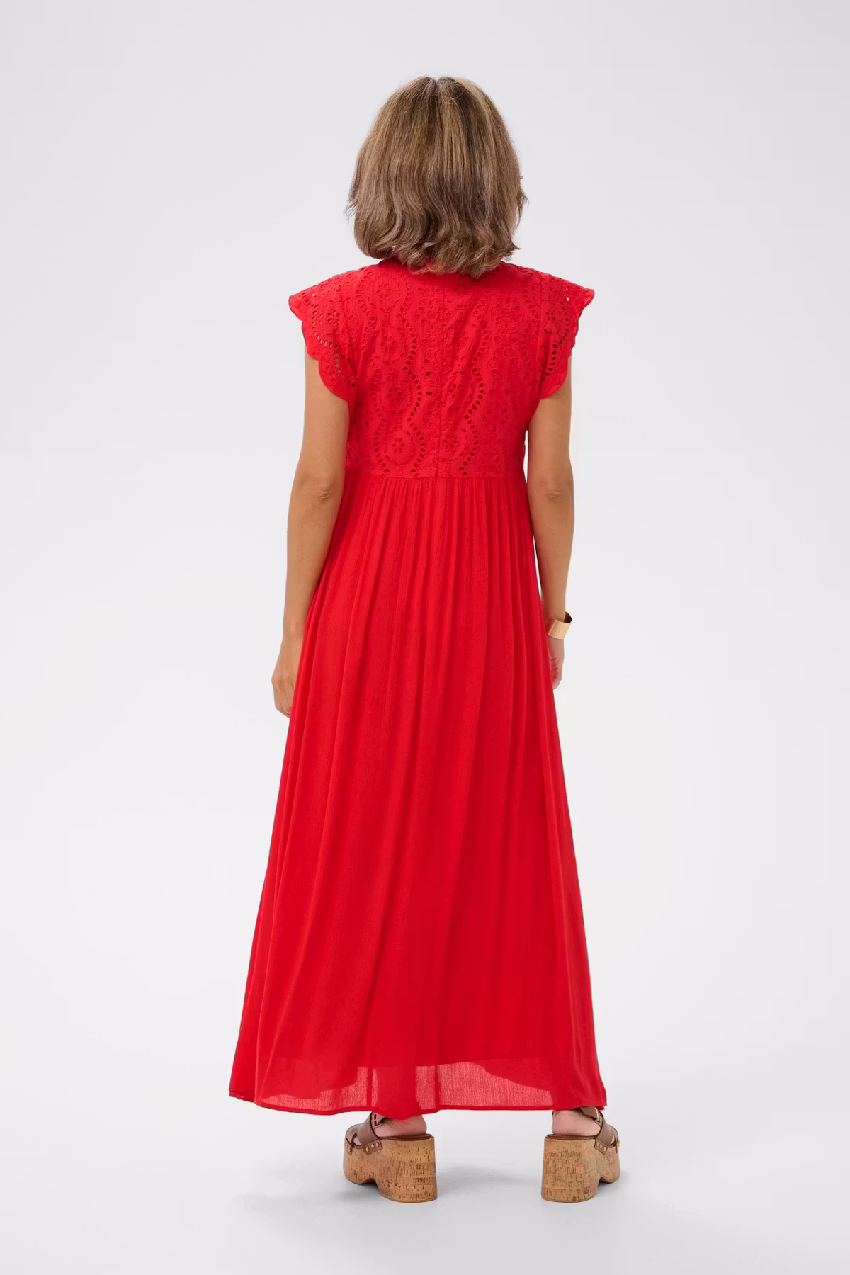 robe élégante chic intemporelle avec des broderies anglaises