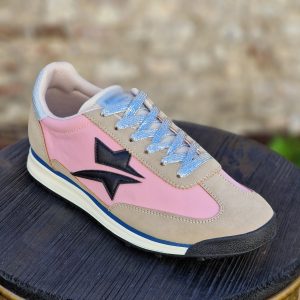 basket 3 couleurs avec une étoile