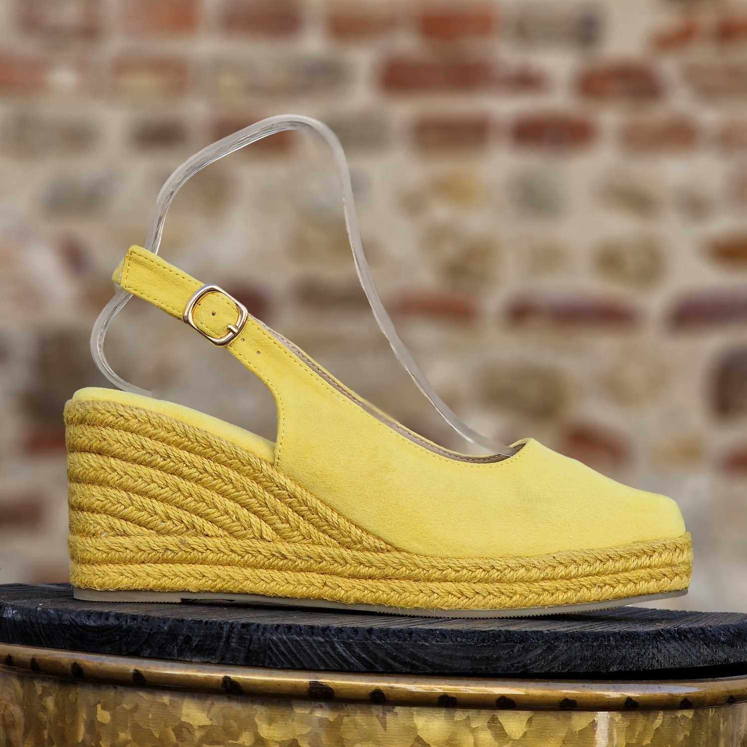 sandale espadrille de couleur jaune compensé sur 8 cm et plateau de 2cm