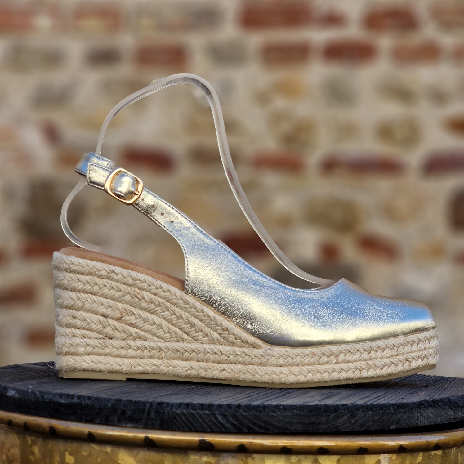 espadrille beige et similicuir or