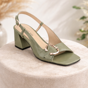 nu-pieds vert verni de la marque vanessa wu chic tendance