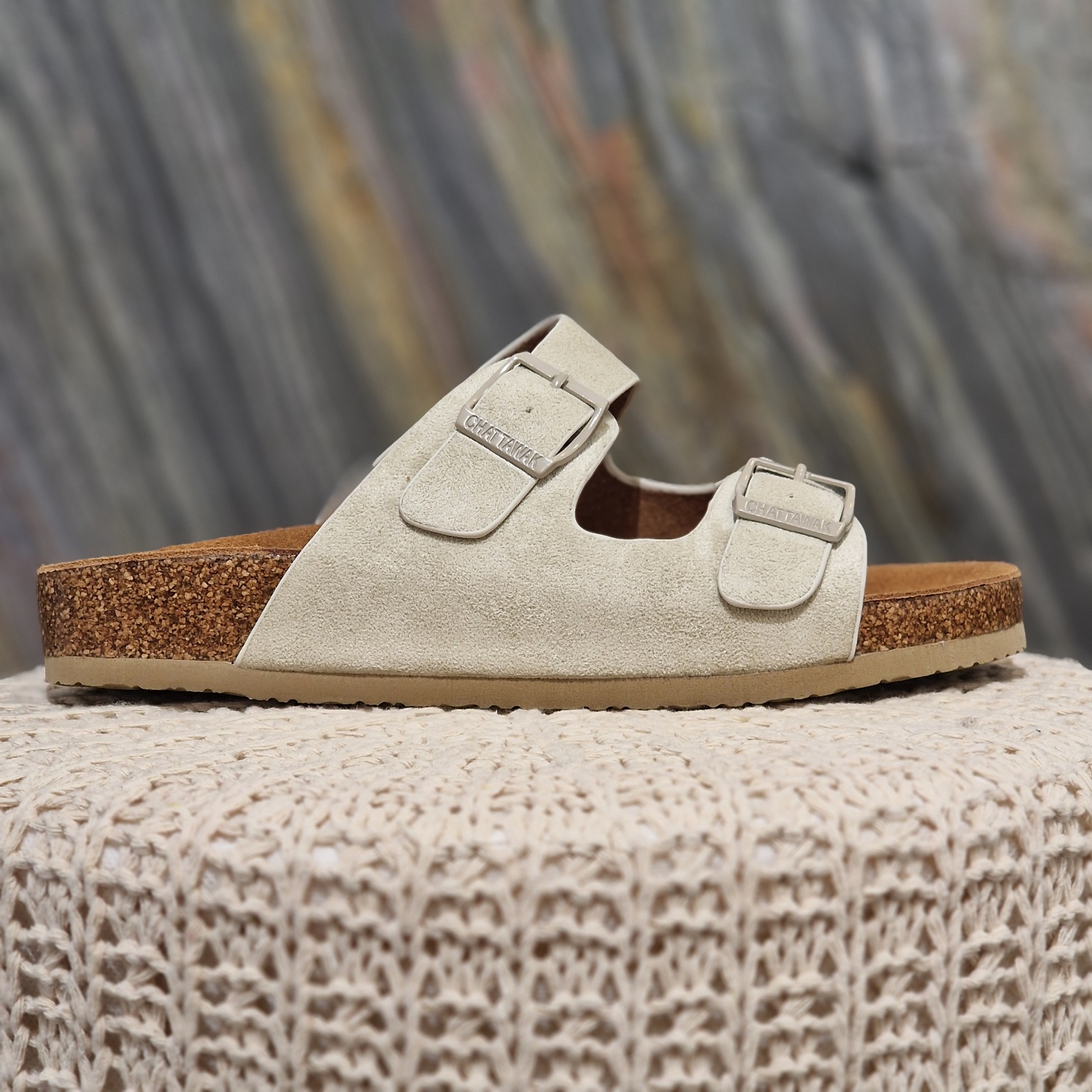 Sandales femme Chattawak couleur ivoire avec deux brides ajustables, parfaites pour un look estival chic et décontracté