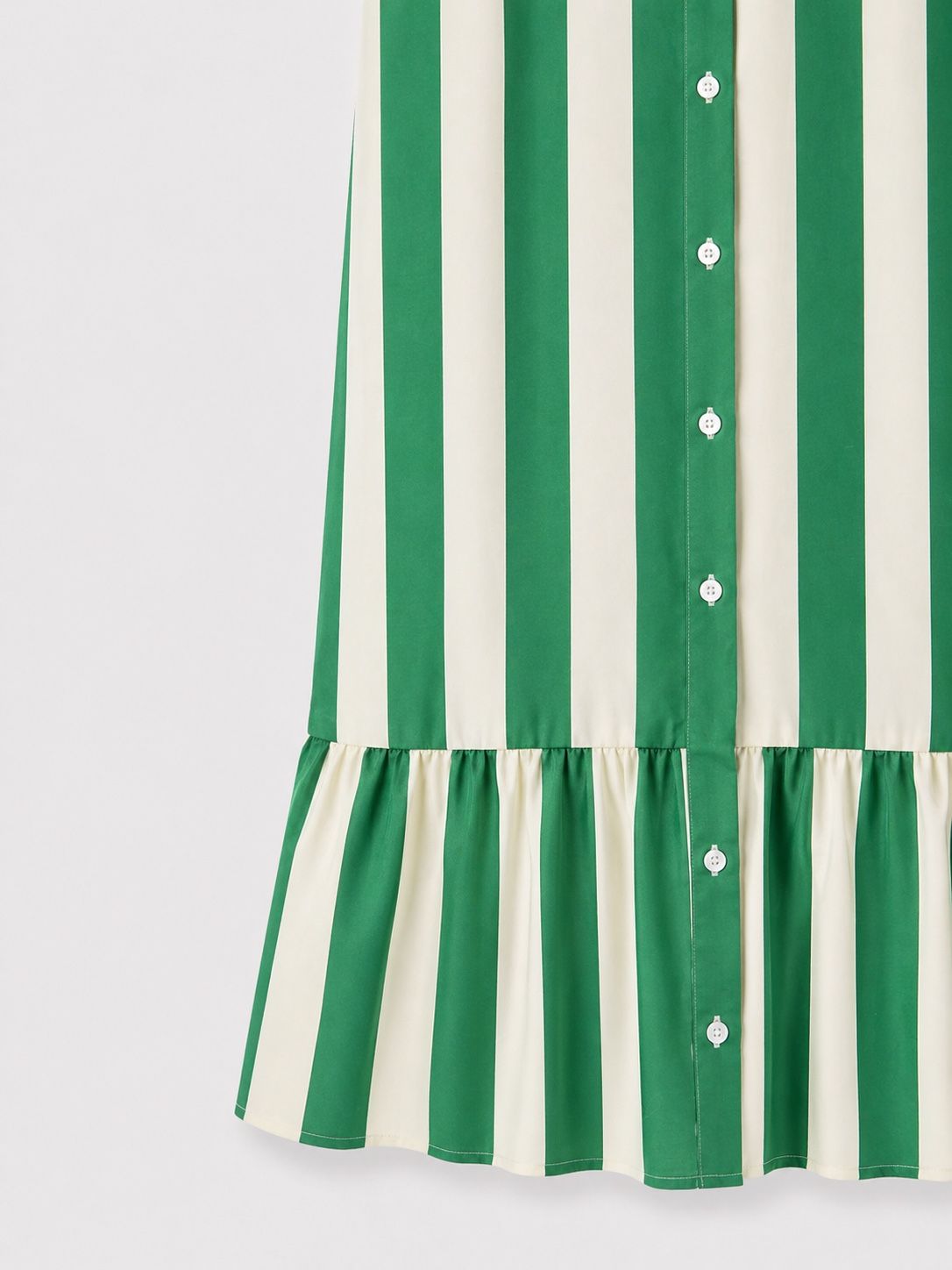 robe casual chic femme, robe été femme, robe verte élégante, robe fluide femme, robe à volant femme, robe rayée tendance, robe confortable femme,