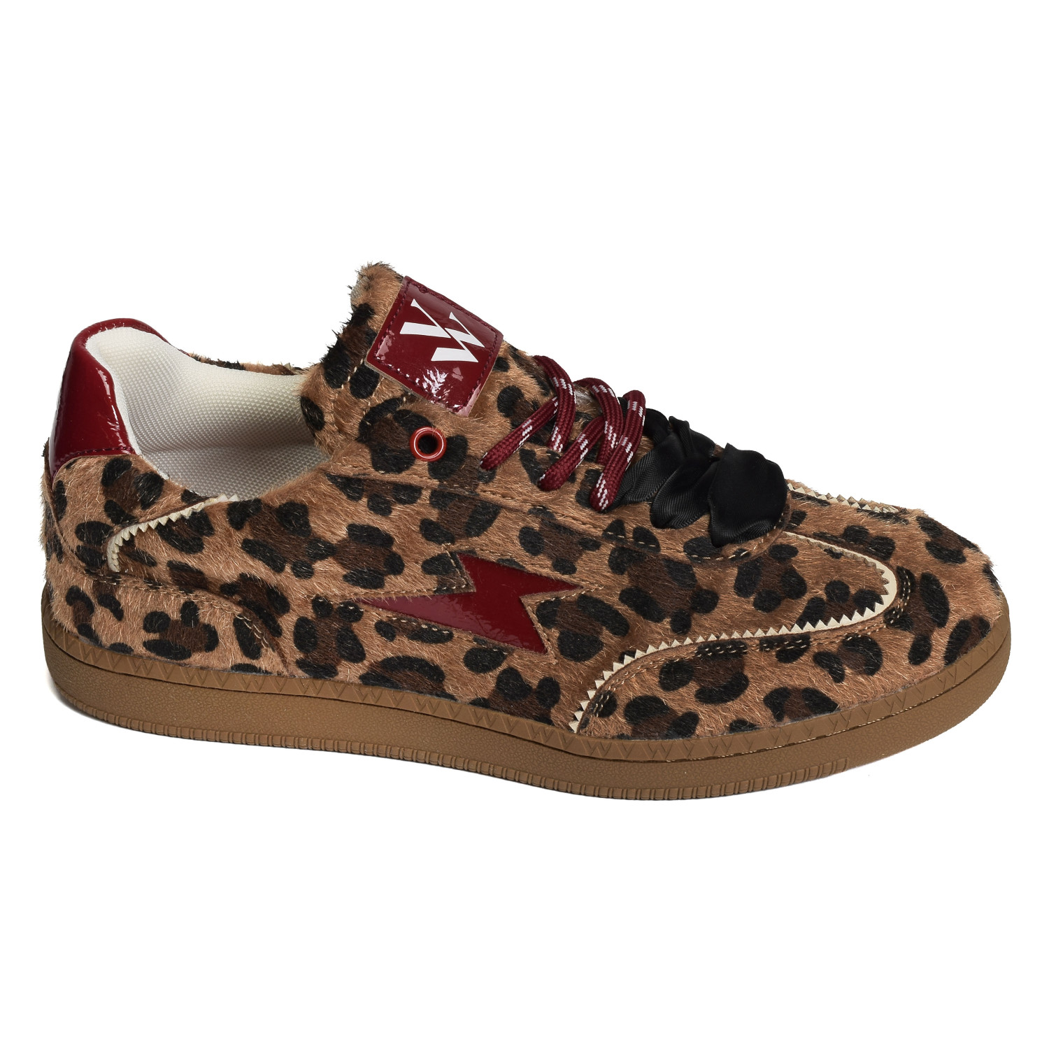 baskets Vanessa Wu femme baskets léopard femme sneakers Vanessa Wu baskets imprimé léopard baskets tendance femme baskets mode femme sneakers léopard chic baskets fashion femme baskets casual chic