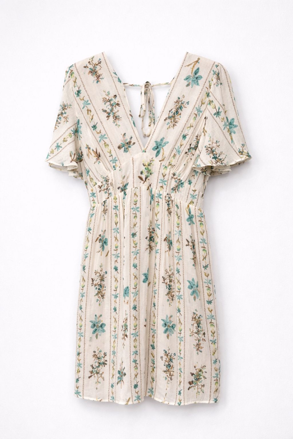 robe courte grande taille, robe grande taille femme, robe bohème chic, robe fleurie femme, robe blanc cassé, robe fleurs bleu turquoise, robe imprimé floral, robe col V, robe manches papillon, robe fluide grande taille,