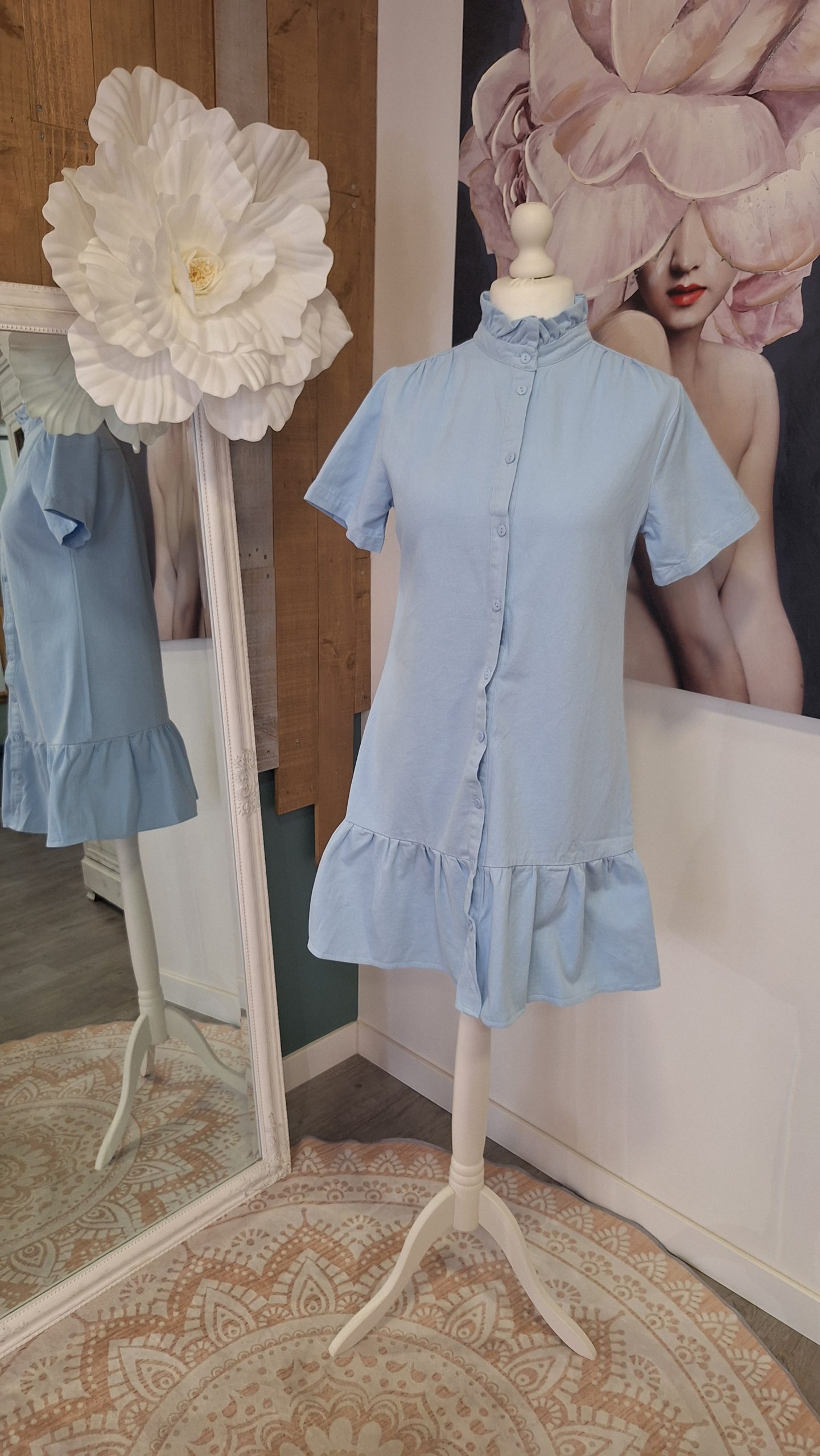 robe bleu pastel robe chic décontractée robe quotidienne femme robe confortable robe élégante femme robe mode femme robe printemps été robe féminine robe style denim robe unie bleu ciel robe facile à porter robe casual robe bohème chic robe pour vacances