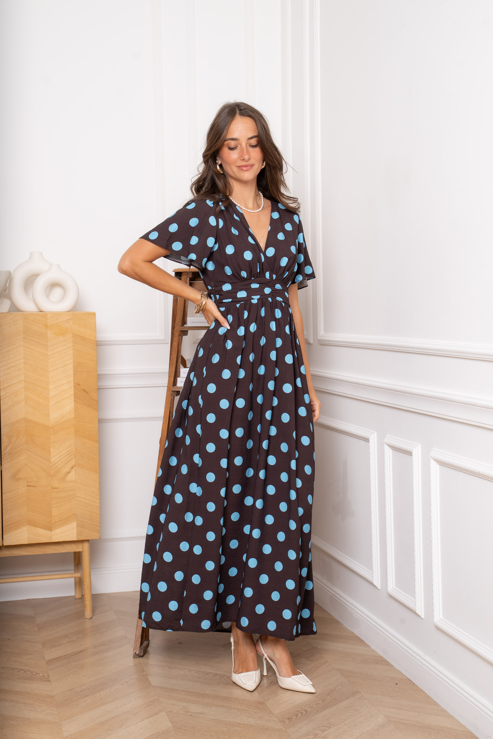 Robe longue à pois bleu fond café chic élégant cérémonie