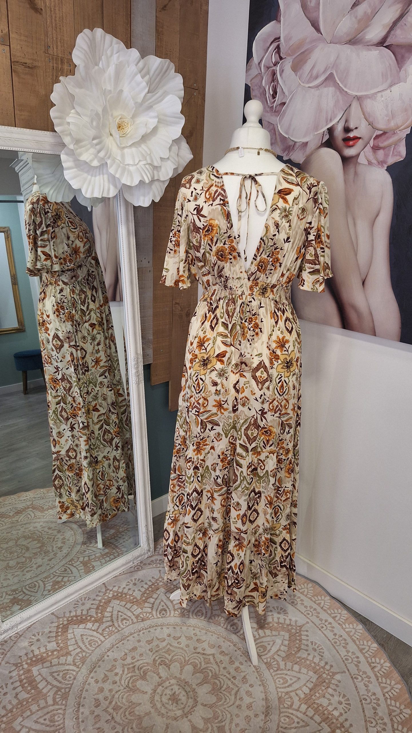robe longue grande taille robe bohème grande taille robe longue fleurie grande taille robe femme ronde robe grande taille femme robe bohème chic robe imprimé floral robe col V robe dos ouvert robe manches papillon robe longue fluide robe cérémonie grande taille robe mariage champêtre robe élégante grande taille robe été grande taille