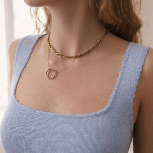 débardeur maille femme, débardeur bleu ciel, top maille bleu pastel, débardeur chic, débardeur en maille fine, top femme élégant, débardeur encolure carrée, débardeur extensible, maille douce femme, top été femme, débardeur tendance, boutique mode femme.
