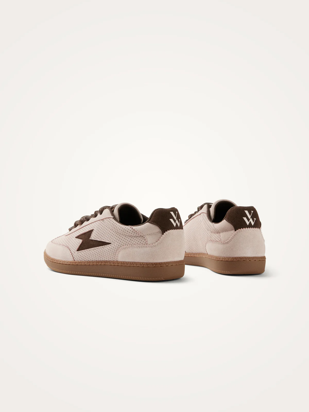 Basket femme confortable Sneakers femme mode Basket rose tendance Basket mode femme Basket élégante femme Basket ville femme Basket à lacets femme