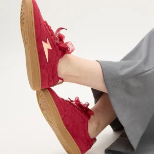 Sneaker Vanessa Wu Sneaker rouge femme Basket rouge femme Basket Vanessa Wu BK2948 Sneaker BK2948 Basket femme tendance Basket femme rouge Sneakers femme mode Chaussure Vanessa Wu Basket casual chic femme