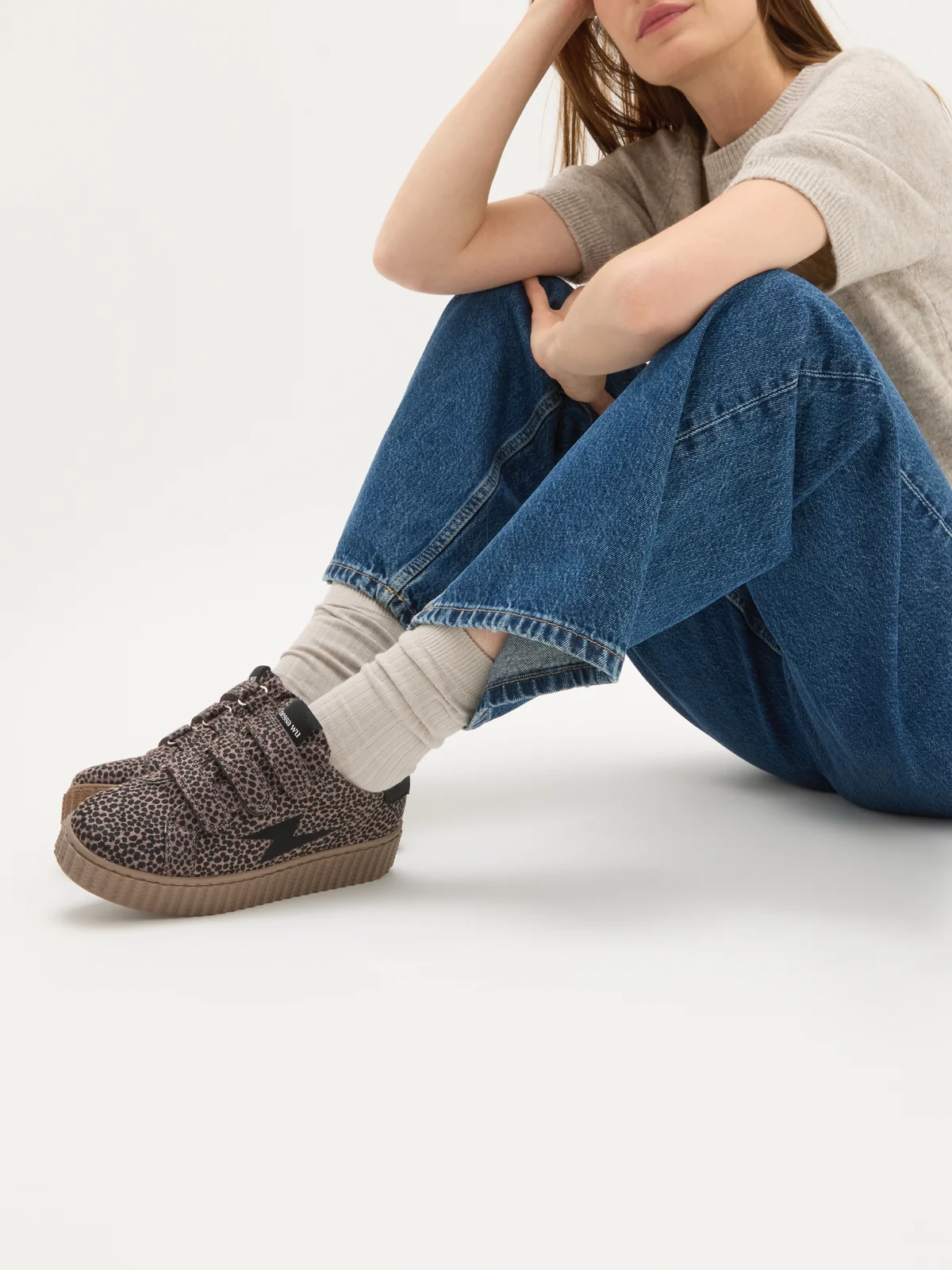 basket Vanessa Wu BK2919, Vanessa Wu Maggie Original, basket compensée femme, sneaker compensée femme, basket scratch femme, basket plateforme femme, basket imprimé guépard, basket léopard gris femme, sneakers tendance femme, chaussures Vanessa Wu, basket mode femme, baskets casual chic