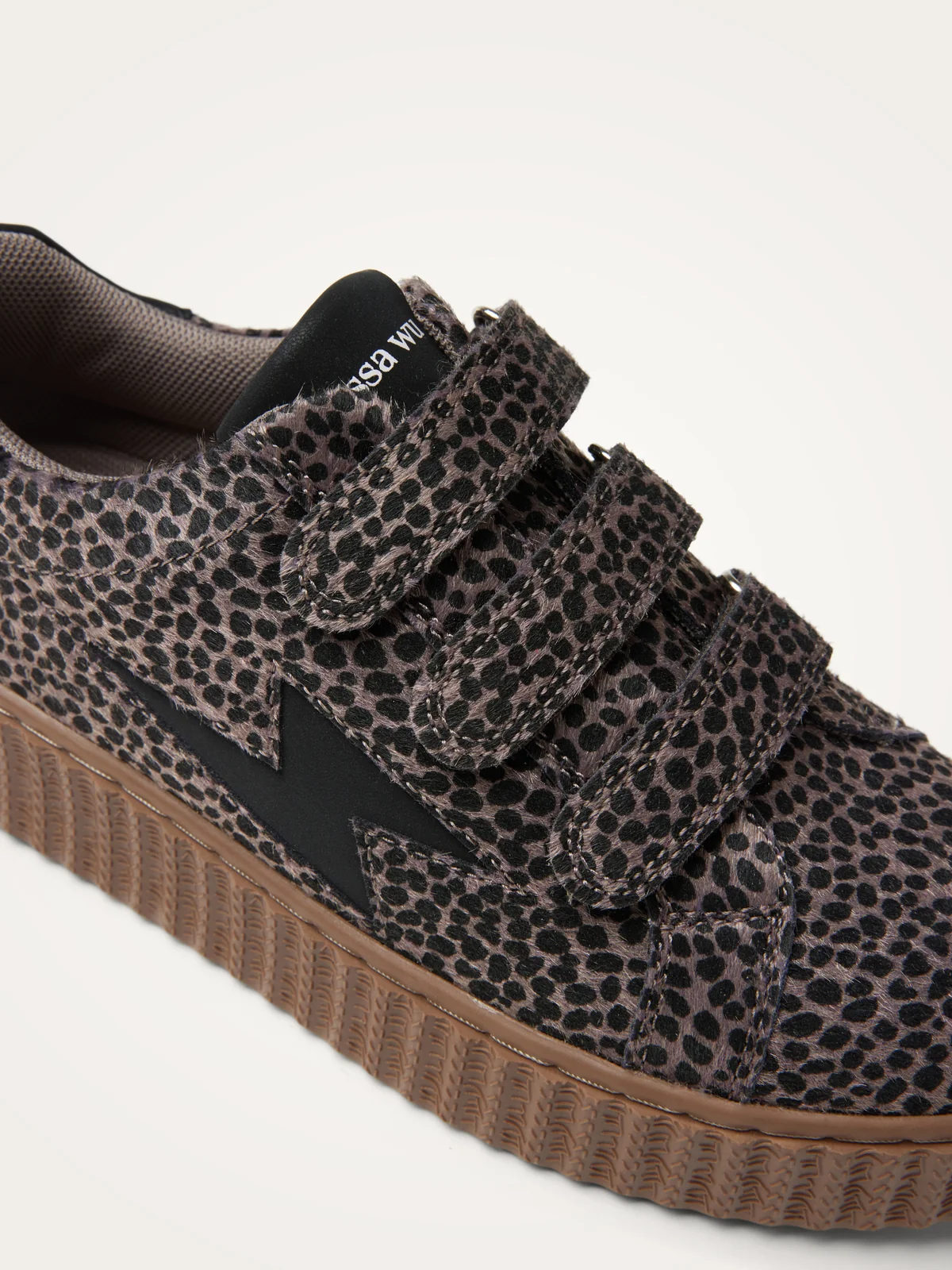 chaussures femme automne hiver, basket confortable femme, sneakers plateforme Vanessa Wu, basket grise femme, chaussures femme tendance 2026, basket animal print femme, basket fashion femme, basket urbaine femme.