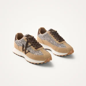 Basket Vanessa Wu Basket Flow Initials Basket Flow Initials Beige Basket beige femme Sneakers Vanessa Wu Sneakers femme tendance Basket femme mode Basket femme élégante Basket casual chic femme Chaussure Vanessa Wu