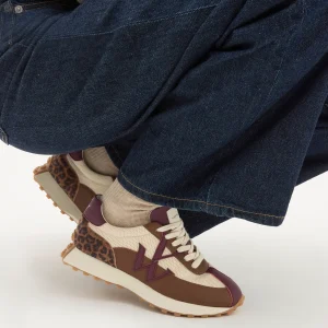 Basket léopard femme Basket bordeaux femme Sneakers chocolat femme Basket mode femme Basket confortable femme Basket running rétro Basket épaisse femme Sneakers automne hiver Basket ville femme Basket élégante femme Basket fashion femme Chaussure casual chic Basket premium femme Sneakers tendance 2026 Basket femme confortable