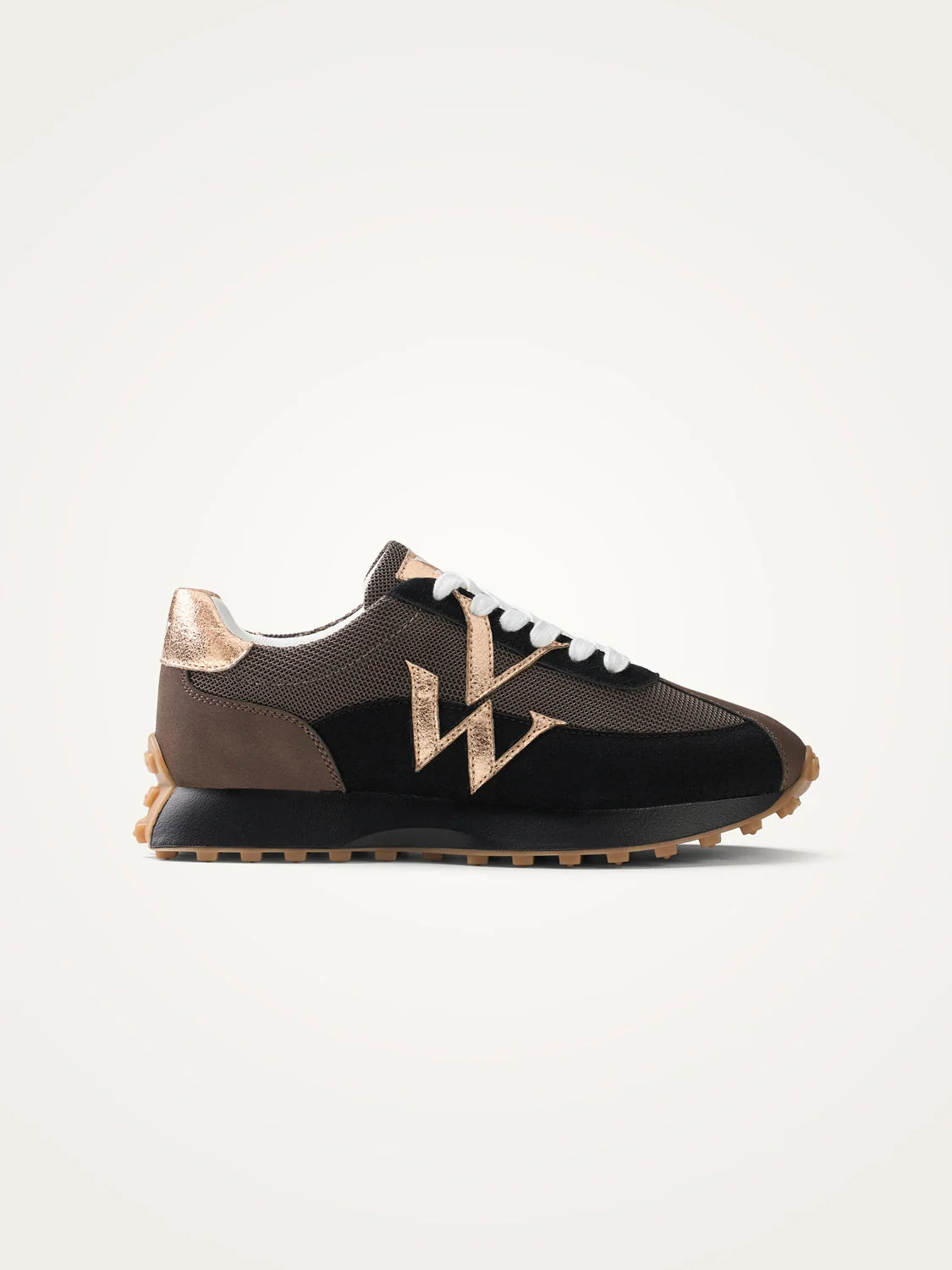 Basket running femme Basket noire élégante Sneakers confortables femme Basket semelle épaisse Basket mode femme Basket femme confortable Sneakers noires tendance Basket ville femme Basket chic femme Basket automne hiver Chaussure casual femme Basket fashion femme Basket premium femme Sneakers running femme Basket légère femme