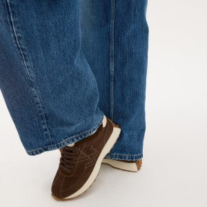 Basket doublure chaude femme Basket effet peluche Basket suédée femme Basket automne hiver Sneakers chocolat femme Basket running femme Basket confortable femme Basket mode femme Basket ville femme Basket élégante femme Sneakers casual chic Basket premium femme Chaussure femme tendance Basket chaude femme Sneakers cocooning femme