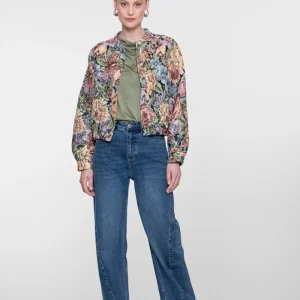 pantalon femme mode, jean casual chic, jean confortable, jean bleu femme, prêt-à-porter femme, mode femme Geisha, jean automne hiver, jean large femme, jean jambes larges, jean 5 poches, nouveauté Geisha.