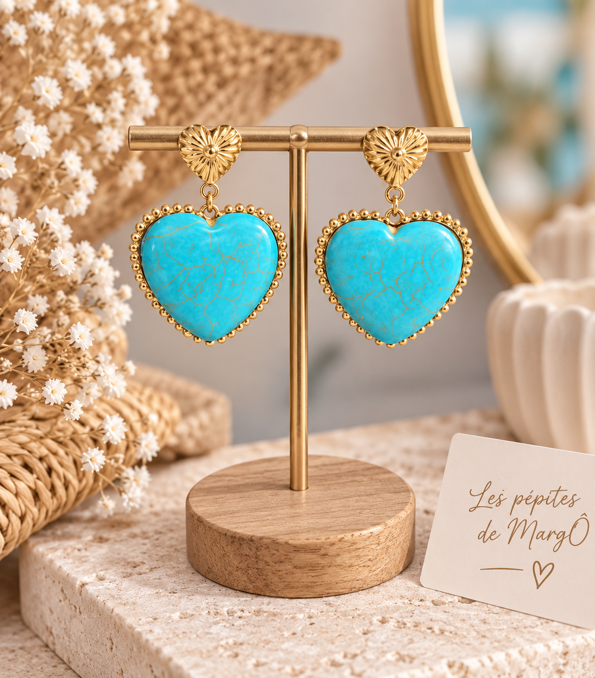 boucles d'oreilles turquoise, boucles d'oreilles cœur, boucles cœur turquoise, boucles d'oreilles dorées, boucles acier inoxydable, bijoux turquoise femme, bijoux cœur femme, boucles bohème chic, bijoux fantaisie femme, boucles pendantes turquoise, accessoire femme, bijoux dorés turquoise Craquez pour ces boucles d’oreilles cœur turquoise en acier inoxydable. Une jolie pépite bohème chic aux finitions dorées, parfaite pour illuminer vos tenues.