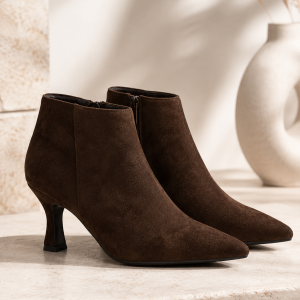 Bottine femme Bottine chocolat Bottine marron Bottine effet nubuck Bottine à talon Bottine élégante Bottine chic femme Bottine bout pointu Bottine automne hiver Chaussures femme tendance