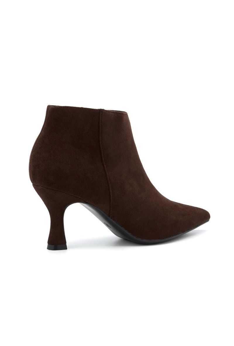 Style chic Look élégant Style féminin Style parisien Mode automne hiver Tendance chaussures femme Collection automne hiver Look de bureau Tenue habillée Glamour discret
