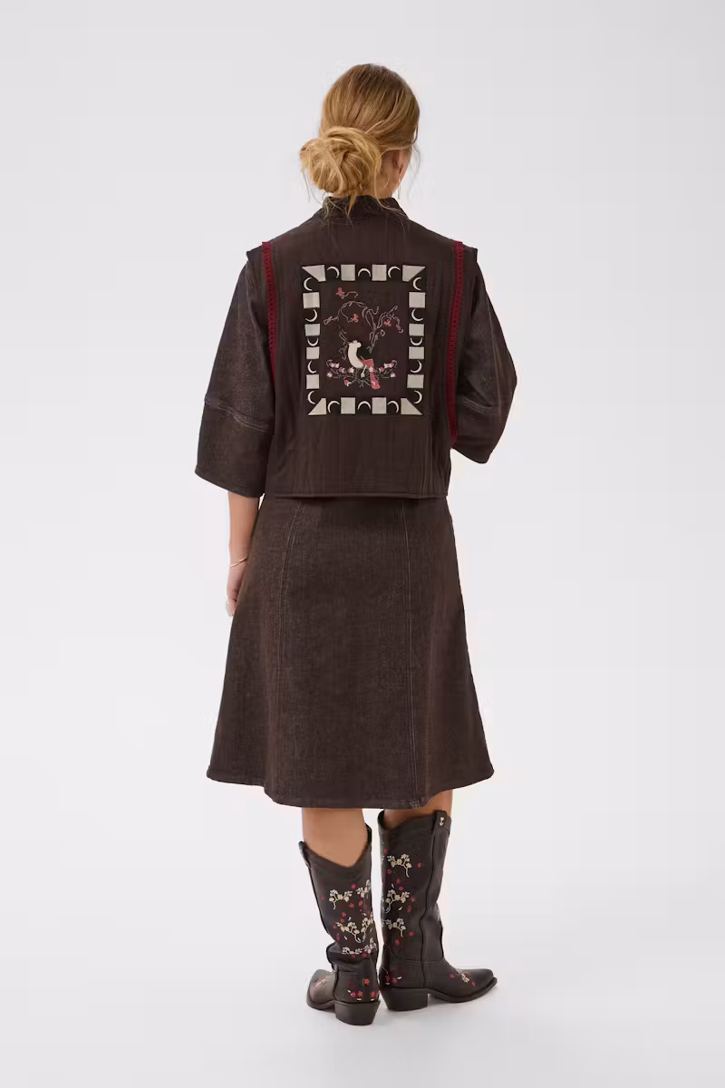 Cream Clothing Cream Copenhagen mode danoise femme marque Cream collection Cream automne hiver vêtements Cream femmeveste sans manches brodée bohème gilet brodé marron femme veste bohème brodée femme gilet sans manches avec broderies veste sans manches style western gilet bohème en coton femme veste sans manches originale femme gilet brodé chic femme veste folk brodée veste sans manches tendance femme