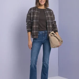 jean Street One femme, jean bootcut Street One, jean bootcut femme, jean bleu Street One, jean flare léger femme, jean évasé femme, jean coupe bootcut, jean taille mi-haute femme, jean denim extensible femme, jean bleu moyen femme, pantalon jean Street One, jean confortable femme, jean casual chic femme, jean élégant femme, jean tendance femme, jean denim femme, pantalon femme Street One, vêtements Street One femme, mode Street One, jean à porter avec des bottines, jean à porter avec des baskets, jean féminin, jean premium femme, denim Street One, jean droit évasé femme, jean classique femme, jean intemporel femme, look casual chic femme, jean bleu délavé femme, pantalon denim femme.