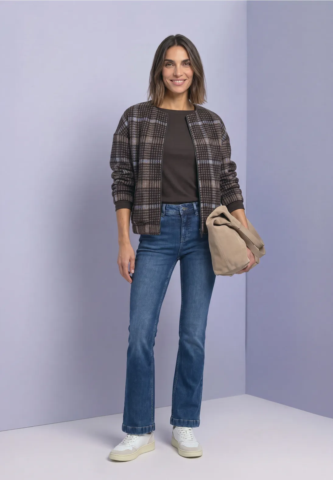 jean Street One femme, jean bootcut Street One, jean bootcut femme, jean bleu Street One, jean flare léger femme, jean évasé femme, jean coupe bootcut, jean taille mi-haute femme, jean denim extensible femme, jean bleu moyen femme, pantalon jean Street One, jean confortable femme, jean casual chic femme, jean élégant femme, jean tendance femme, jean denim femme, pantalon femme Street One, vêtements Street One femme, mode Street One, jean à porter avec des bottines, jean à porter avec des baskets, jean féminin, jean premium femme, denim Street One, jean droit évasé femme, jean classique femme, jean intemporel femme, look casual chic femme, jean bleu délavé femme, pantalon denim femme.