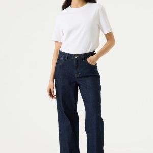 jean Garcia femme, jean femme Garcia, jean revers brut femme, jean denim brut femme, jean taille haute femme, jean coupe droite femme, jean large femme, jean tendance femme, jean bleu brut femme, jean casual chic femme, pantalon en jean Garcia, jean mode femme, jean automne hiver femme, jean chic femme, jean confortable femme, jean à revers femme, jean bleu foncé femme, denim femme Garcia, jean premium femme, jean élégant femme, jean moderne femme, boutique vêtements femme, mode femme Garcia, jean denim tendance, jean droit femme, jean féminin, jean oversize femme, jean avec revers XXL, jean intemporel femme, pantalon denim femme.