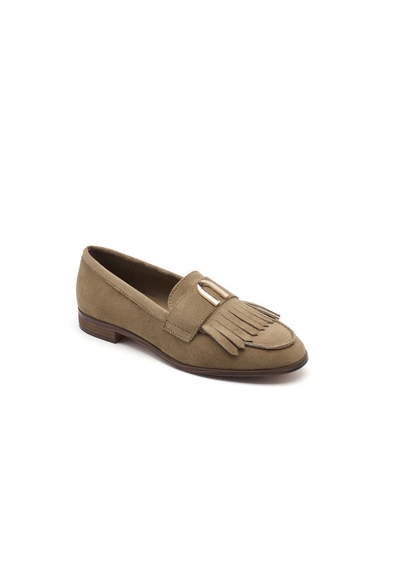 Mocassin à franges Mocassin avec boucle métallique Mocassin style preppy Mocassin casual chic Mocassin mode femme Mocassin intemporel Mocassin souple Mocassin féminin Mocassin habillé Chaussures plates femme