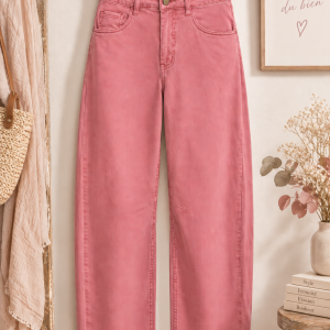 jean barrel rose femme, jean rose femme, jean CREAM femme, pantalon rose femme, jean taille haute femme, jean coupe barrel, jean tendance femme, pantalon casual chic femme, jean rose poudré, mode femme, Ô Trésor de MargÔ.