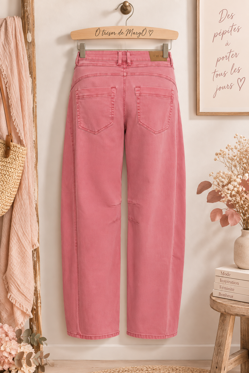 coupe barrel tendance • taille haute • coloris rose féminin • style casual chic • facile à associer.
