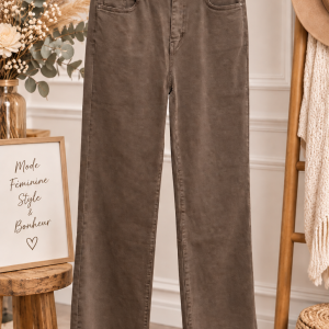 pantalon chocolat grande taille, pantalon marron femme grande taille, pantalon wide leg grande taille, pantalon chocolat femme, pantalon marron grande taille, pantalon jambe large femme, pantalon casual chic grande taille, pantalon tendance femme, pantalon automne hiver femme, pantalon marron chic, pantalon chocolat tendance, pantalon grande taille élégant, mode femme grande taille, Ô Trésor de MargÔ