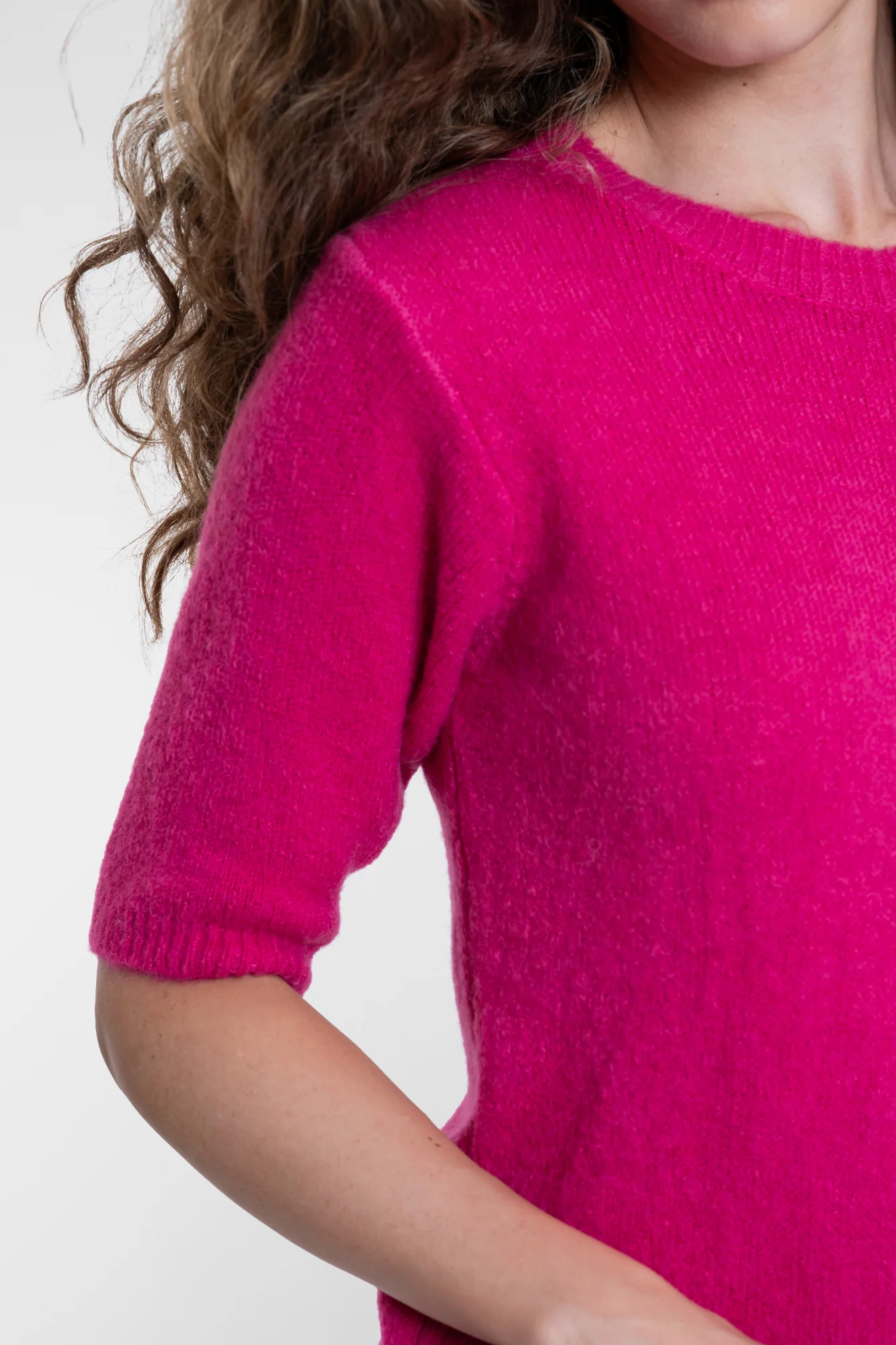 maille fine maille douce toucher mohair effet duveteux col rond manches aux coudes coupe confortable pull léger maille chaude pull cocooningfuchsia rose fuchsia rose vif pink magenta couleur vitaminée couleur tendance pull rose femmeGeisha pull Geisha Geisha collection automne collection Geisha prêt-à-porter femme boutique mode femme Ô Trésor de MargÔPull Geisha fuchsia en maille douce Pull femme manches aux coudes Pull rose fuchsia tendance Pull maille fine Geisha Pull chic et féminin Pull confortable pour l'automne Pull coloré femme Pull élégant à col rond Pull mode femme Geisha Pull tendance collection automne