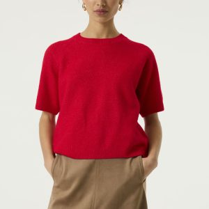 pull Garcia femme, pull rouge Garcia, pull rouge femme, pull uni rouge, pull manches courtes femme, pull manches coudes femme, pull col rond femme, pull maille fine femme, pull maille douce femme, pull léger femme, pull casual chic femme, pull élégant femme, pull intemporel femme, pull basique chic femme, pull rouge tendance, pull femme automne, pull femme printemps, pull confortable femme, pull mode femme, Garcia Clothing femme, marque Garcia femme, vêtements Garcia femme, pull rouge élégant, pull féminin rouge, maille Garcia femme, pull à porter avec une jupe, pull à porter avec un jean, pull premium femme, look casual chic femme, pull minimaliste femme.